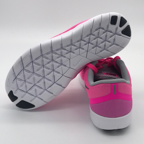Brand new Nike pink free runs girls sizes to women - Picture 4 of 5